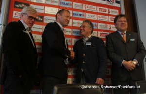 Alpo Suhonen (Sportdirektor des ÖEHV), Daniel Ratushny, Dr. Dieter Kalt (ÖEHV Präsident) Mag. Gernot Mittendorfer (Vorsitzender des Austrian Hockey Board und Vorstandsmitglied der Erste Bank Group)