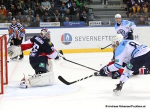 Slovan Bratislava - Sibir Novosibirsk KHL Saison 2014/2015 Johan Backlund #26, Dmitri Monya #8, Alexei Kopeikin  #25