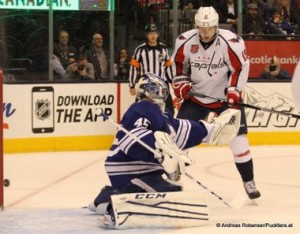 NHL Saison 2014/2015 Air Canada Centre, Toronto  Toronto Maple Leafs - Washington Capitals Jonathan Bernier  #45, Nicklas Bäckström #19