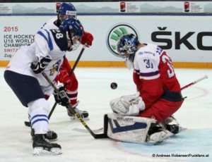 IIHF U18 World Championship FIN - CZE Julius Mattila #28, Daniel Vladar #30 © Andreas Robanser/Puckfans.at