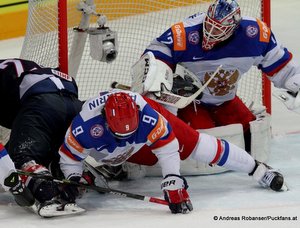 IIHF World Championship 2015 1/2 Finale USA - RUS Artemi Panarin #9, Sergei Bobrovski #72 © Andreas Robanser/Puckfans.at