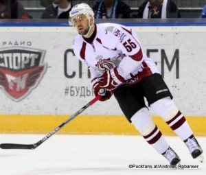 Felix Schütz #55 Dinamo Riga, KHL Saison 2015-16 ©Puckfans.at/Andreas Robanser 
