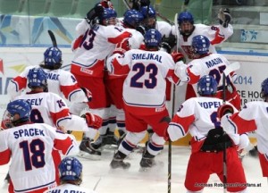 IIHF U18 World Championship 2014 Finland  1/2 Final CAN-CZE   David Kase #8 , Jiri Smejkal , Dominik Masin #27 , Michael Spacek #18 , Radek Vesely #19