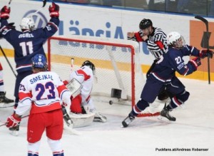 IIHF U18 World Championship 2014: Finale USA - CZE  Jiri Smejkal , Jack Eichel #11, Sonny Milano #27