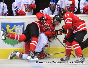 Pre Game Ivan Hlinka Memorial CZE - CAN Graham Knott #18 , Mitchell Marner #24  © Andreas Robanser/Puckfans.at 