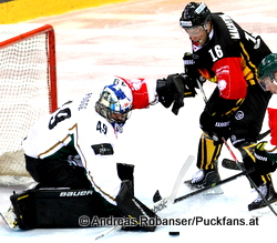 Vienna Capitals - Farjestad BK Champions Hockey League Justin Pogge  #49, Peter MacArthur #16
