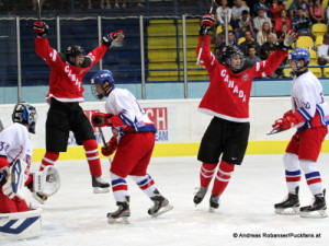 Ivan Hlinka Memorial 2014 Daniel Vladar  #30, Nicolas Roy #11, Jakub Zboril #20 © Andreas Robanser/Puckfans.at 