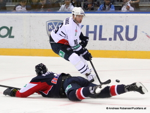 Slovan Bratislava - Medvescak Zagreb  KHL - Bratislava Ivan Baranka #7, Mike Glumac #16