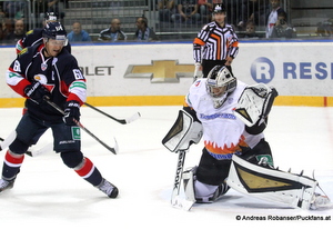 Slovan Bratislava - Severstal CherepovetsKHL Milan Bartovic #61, Jakub Stepanek #33 © Andreas Robanser/Puckfans.at