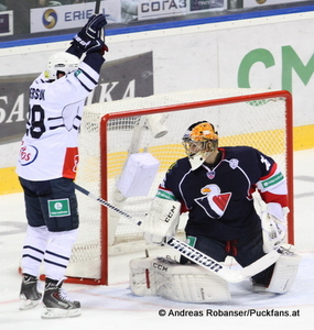 Slovan Bratislava - Medvescak Zagreb KHL - Saison 2014/15Matt Anderson #29, Johan Backlund © Andreas Robanser/Puckfans.at 