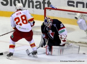 Slovan Bratislava - Jokerit Helsinki KHL - Saison 2014/15 Jani Rita  #28, Jaroslav Janus  #32
