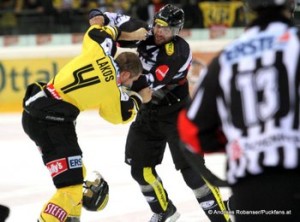 Vienna Capitals - Dornbirner EC EBEL Saison 2014 / 2015  Guillaume Desbiens #41, Philippe Lakos #4