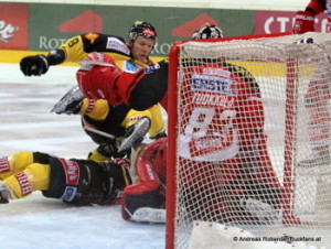 Vienna Capitals - KAC EBEL  Saison 2014/2015 Adam Naglich #8, Pekka Tuokkola  #83