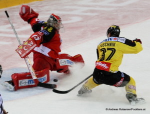 Vienna Capitals - KACEBEL  Saison 2014/2015Pekka Tuokkola  #83, Kevin Puschnik #37