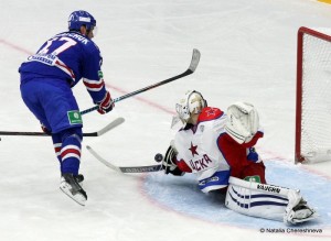 KHL Saison 2014/2015 SKA St. Petersburg - CSKA Moskau Ilya Kovalchuk #17, Stanislav Galimov #40 © Natalia Chereshneva