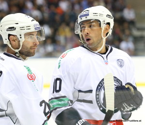 Die neuen VSV Try-Out Spieler  Darren Haydar (Links) und Jason Krog im Dress von Medvescak Zagreb © Andreas Robanser/Puckfans.at 