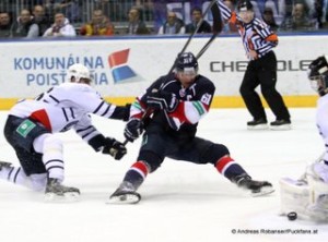 Slovan Bratislava - Medvescak Zagreb 12. November 2014 KHL Saison 14/15 Mark Flood #36, Milan Bartovic  #61, Mark Owuya #30