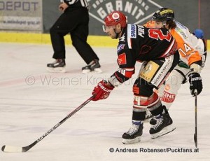  Graz 99ers - HC Innsbruck EBEL saison 2014/15 Florian PEDEVILLA (Innsbruck) & Luke WALKER (Graz 99ers)  ©Werner Krainbucher/Puckfans.at 