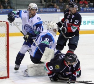 Slovan Bratislava - Dinamo Minsk KHL Saison 2014/2015 Ivan Svarny #81, Danny Taylor #31, Ladislav Nagy #27, Matt Murley #19 © Andreas Robanser/Puckfans.at
