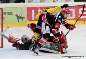 Vienna Capitals - HC InnsbruckEBEL Saison 2014/2015Adam Munro #51, Dustin Sylvester #12, Florian Stern  #5