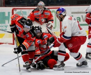 HC Orli Znojmo - Red Bull Salzburg  EBEL Zwischenrunde  Martin Podesva  #20, Richard Pavlikovsky #50,  Chris Holt #35 © Andreas Robanser/Puckfans.at 