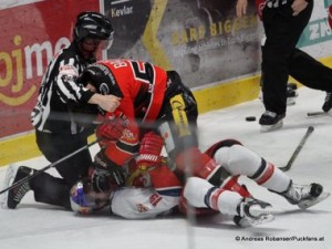 HC Orli Znojmo - Red Bull Salzburg  EBEL Zwischenrunde  Martin Baca #55, Kyle Beach  #19