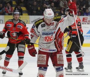 HC Orli Znojmo - EC KACEBEL 1/4Finale Game 3 David Bartos #10, Kim Strömberg  #17 © Andreas Robanser/Puckfans.at 