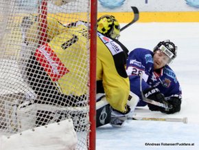 Vienna Capitals - Fehervar AV19 EBEL 1/4Finale Game 4 Saison 2014/2015  Matt Zaba #1, Pal Krisztian Szabo  #28