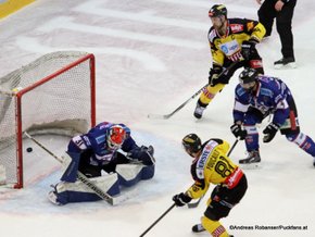 Vienna Capitals - Fehervar AV19  1/4Finale Game 6Saison 2014/2015  Danny Bois #15, Miklos Rajna #31, Jonathan Ferland #24 © Andreas Robanser/Puckfans.at 