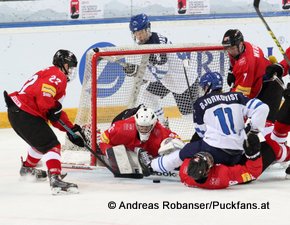 IIHF U18 World Championship 2015 1/2 Final FIN - SUI Sandro Forrer #22, Joren van Pottelberghe #30, Calvin Thürkauf #18, Kasper Björkqvist #11, Serge Weber #7 © Andreas Robanser/Puckfans.at 