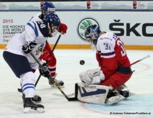 IIHF U18 World Championship FIN - CZE Julius Mattila #28, Daniel Vladar  #30 © Andreas Robanser/Puckfans.at