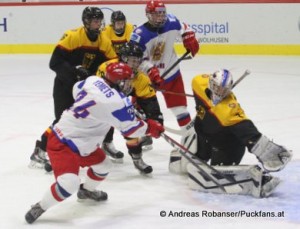 IIHF U18 World Championship Eisportzentrum Luzern, RUS - GER Ivan Yemets #24, Mirko Pantkowski #1 © Andreas Robanser/Puckfans.at   