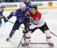 IIHF World Championship 2015 Preliminary Round AUT - FRA Laurent MEUNIER (FRA); Manuel GEIER (AUT) ⒸWerner Krainbucher/Puckfans.at