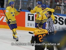 IIHF World Championship 2015 Preliminary Round SWE - GER Staffan Kronwall #4, Joakim Lindström #10, Matthias Plachta #22 © Andreas Robanser/Puckfans.at