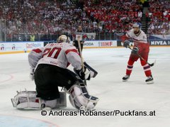 IIHF World Championship 2015 Preliminary Round CZE - SUI Reto Berra #20, Michal Vondrka #82 © Andreas Robanser/Puckfans.at 