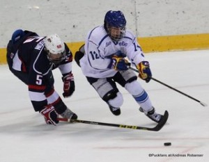 Memorial of Ivan Hlinka 2015 FIN - USA Benjamin Gleason #5, Sami Moilanen #12 ©Puckfans.at/Andreas Robanser