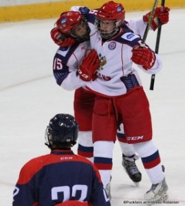 Memorial of Ivan Hlinka 2015  SVK - RUS Bratislava Nikita Gromov #6, Jakub Lacka #22 ©Puckfans.at/Andreas Robanser 