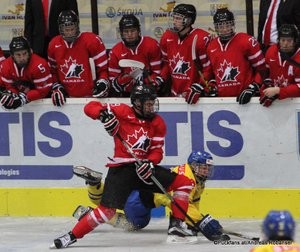 Memorial of Ivan Hlinka 2015  Breclav Finale CAN - SWE Nolan Patrick #9, Josh Mahura #5, Jordan Kyrou #25 ©Puckfans.at/Andreas Robanser 