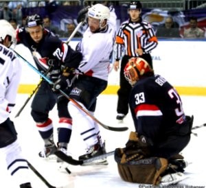 Slovan Bratislava - Medvescak Zagreb Slovnaft Arena, Bratislava KHL Saison 2015-16 Stefano Giliati #11, Lukas Kozak #72, Barry Brust #33 ©Puckfans.at/Andreas Robanser 