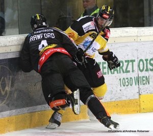 Vienna Capitals - Dornbirner EC Albert Schultz Halle EBEL Saison 2015-16 Nick Crawford #4, Andreas Nödl #28 ©Puckfans.at/Andreas Robanser 