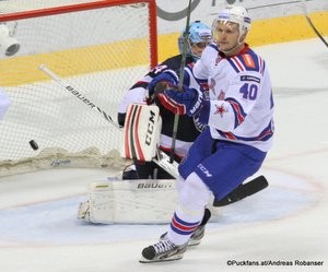 Slovan Bratislava - SKA St.Petersburg KHL Saison 2015-16 Slofnaft Arena Bratislava Michael Garnett #34, Yevgeni Ketov #40 ©Puckfans.at/Andreas Robanser 