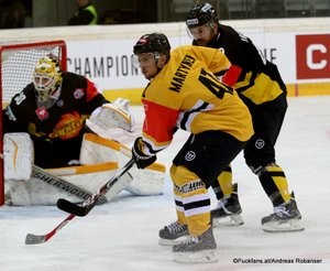 Champions Hockey League Vienna Capitals - HC Litvinov Albert Schultz Halle David Kickert #30, Rostislav Martynek #41, Florian Iberer #48 ©Puckfans.at/Andreas Robanser