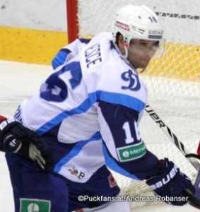 Ryan Vesce #16, Dinamo Minsk KHL Saison 2014/2015 ©Puckfans.at/Andreas Robanser 
