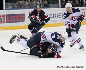 Slovan Bratislava - Metallurg Magnitogorsk KHL Saison 2015-16 Slofnaft Arena Bratislava Ladislav Nagy #27, Yaroslav Khabarov #78, Michel Miklik #29, Sergei Tereschenko #52 ©Puckfans.at/Andreas Robanser 