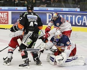 Graz 99ers - EC Red Bull Salzburg  EBEL Saison 2015-16 Evan Brophey #47,  Luca Gracnar #33 ©Krainbucher Werner/Puckfans.at 