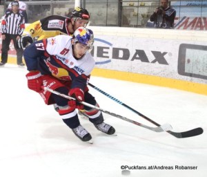 Vienna Capitals - EC Red Bull Salzburg Albert Schultz Halle EBEL Saison 2015-16 Konstantin Komarek #67 ©Puckfans.at/Andreas Robanser