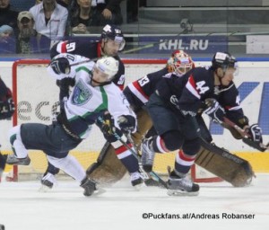 Slovan Bratislava - Yugra Khanty-Mansiysk KHL Saison 2015-16 Slofnaft Arena Bratislava Radovan Pulis #91, Václav Nedorost #13, Mislav Rosandic #44 ©Puckfans.at/Andreas Robanser  