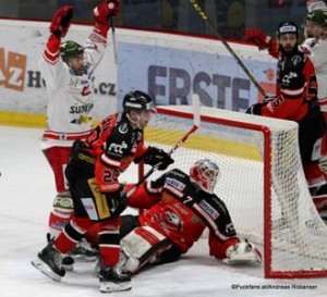 HC Orli Znojmo - HCB Südtirol Zimní Stadion Znojmo EBEL Saison 2015-16 Alex Foster #22, Martin Podesva #20, Patrik Nechvátal #7, Martin Baca #55