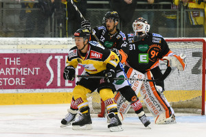 Vienna Capitals - Graz 99ers Sebastian Dahm #31, Mike Marcou #22, Simon Gamache #91 Copyright: Andreas Urban