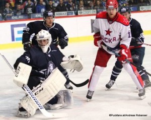 Medvescak Zagreb - CSKA Moskau KHL Saison 2015-16 Dom Sportova, Zagreb ©Puckfans.at/Andreas Robanser Danny Taylor #30, Tomas Mertl #86, Mikhail Yunkov #19